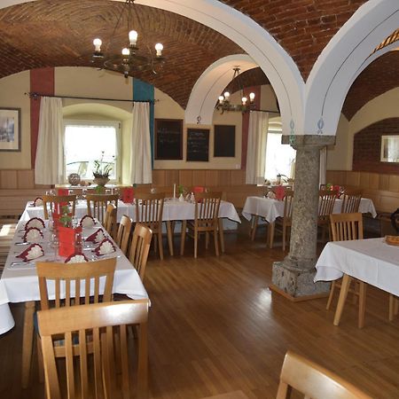 Stiftsgasthof Hochburg Luaran gambar