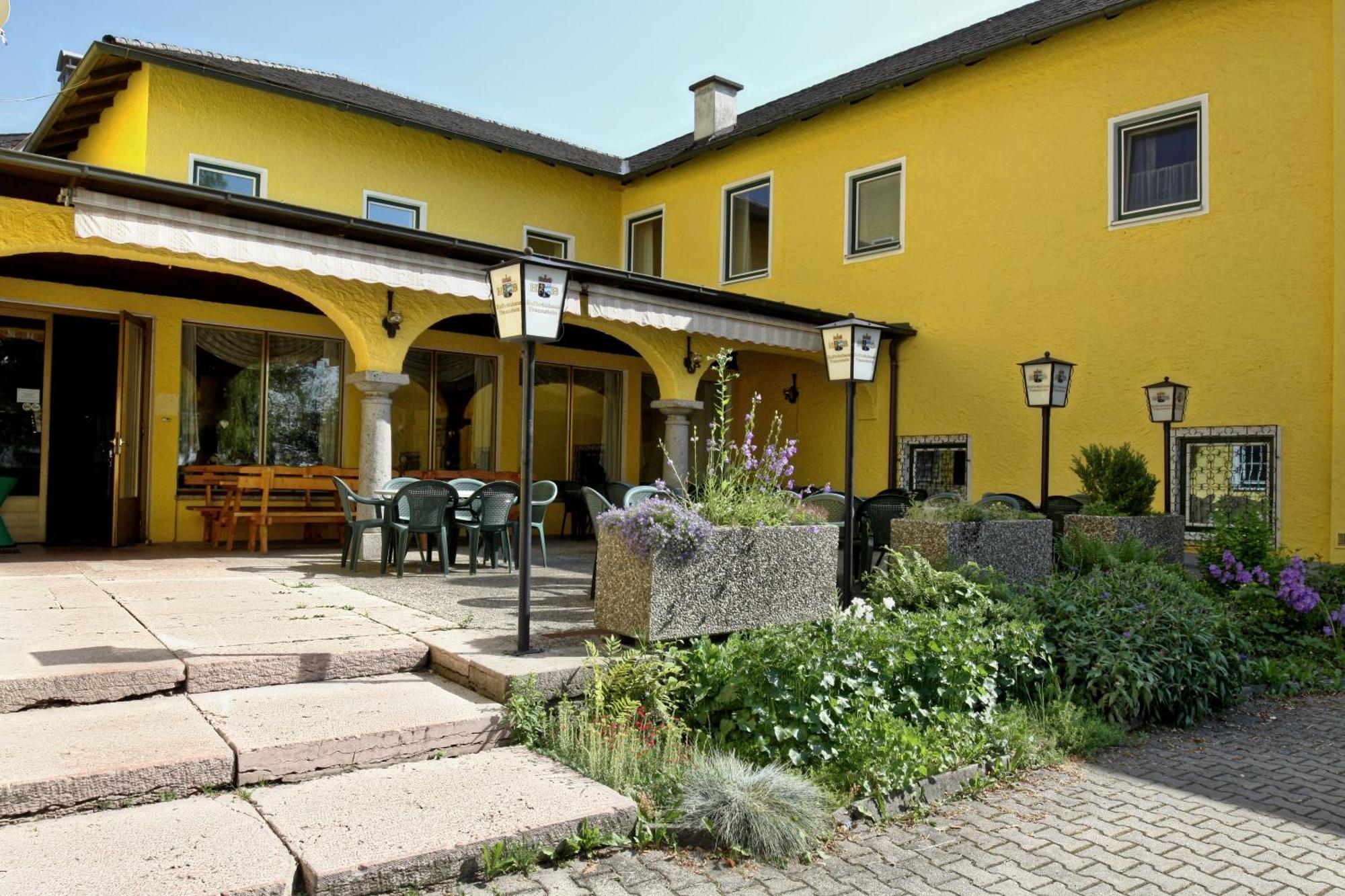 Stiftsgasthof Hochburg Luaran gambar